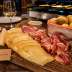 Fromage a raclette par personne : 200g, table et astuces